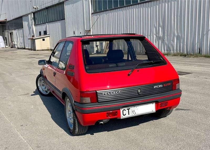 Usata Peugeot 205 GTi 128 CV (94 kW) 1992 Other Berlina