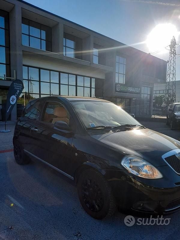 Usata Lancia Ypsilon 59 CV (43 kW) 2008 Nero Utilitaria