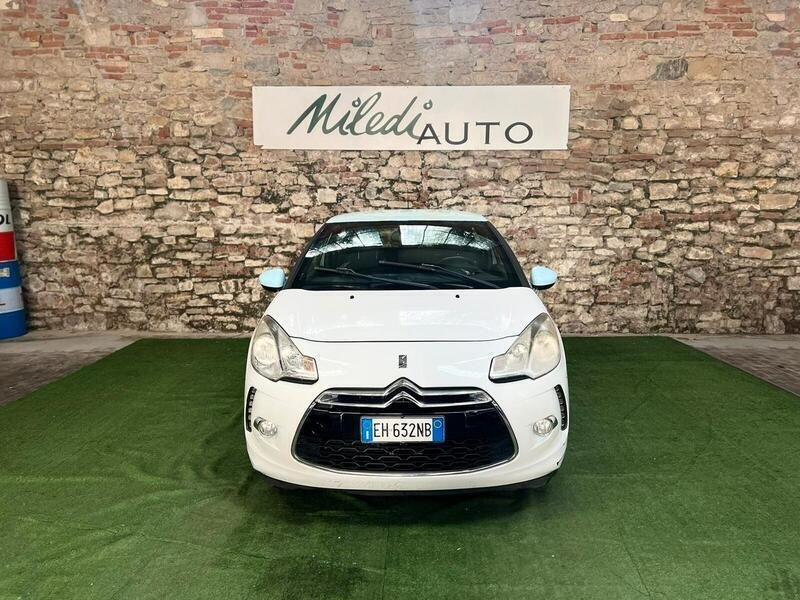 Bianco Usata 2011 DS Automobiles DS3 Chic Coupé | 5500 € (Buon prezzo) - Immagine 1/4