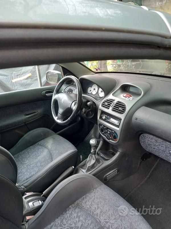 Usata Peugeot 206 CC 2005 Grigio Cabrio