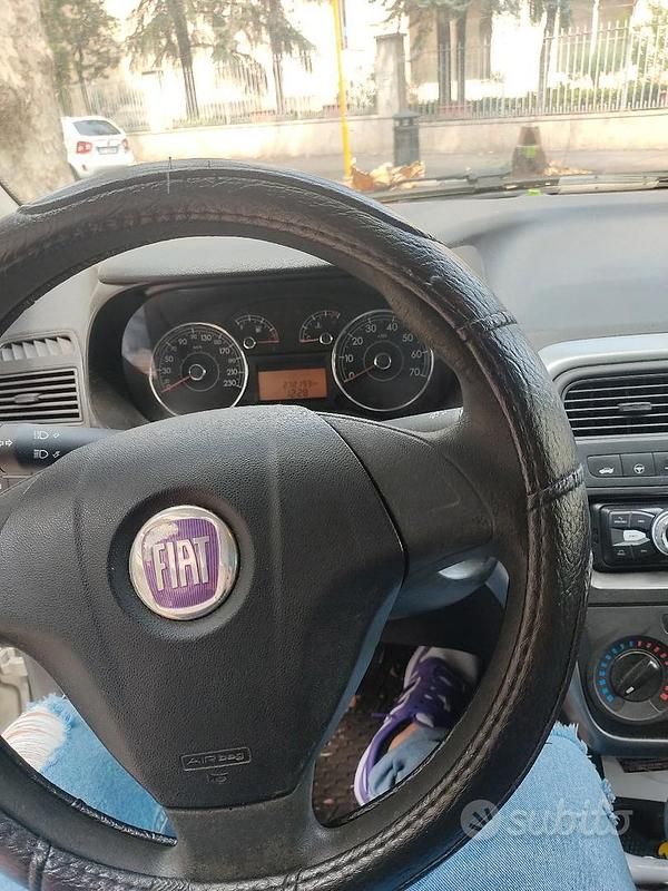 Usata Fiat Grande Punto 65 CV (47 kW) 2007 Grigio Utilitaria