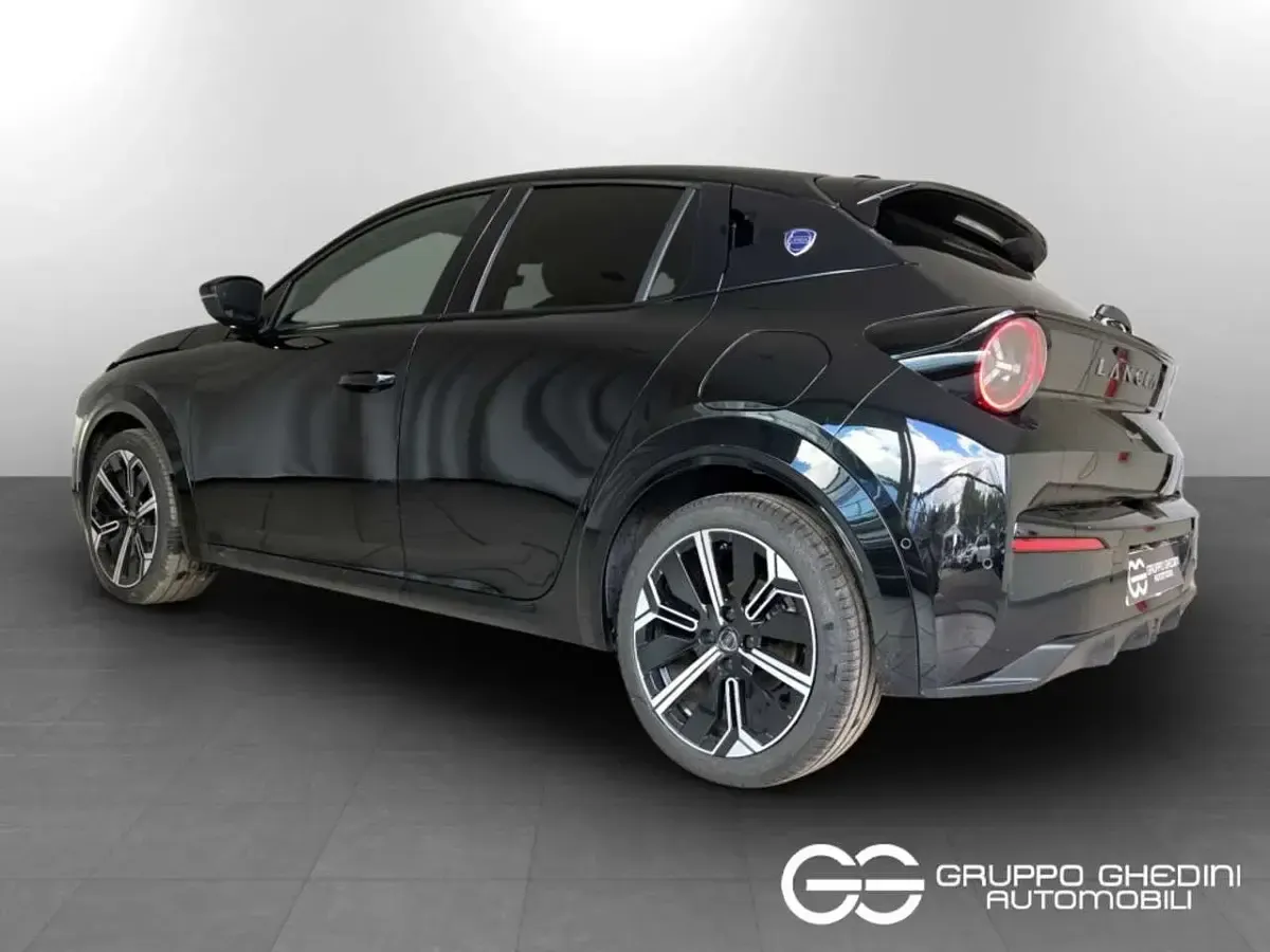 Usata Lancia Ypsilon 101 CV (74 kW) 2025 Nero ardesia Utilitaria
