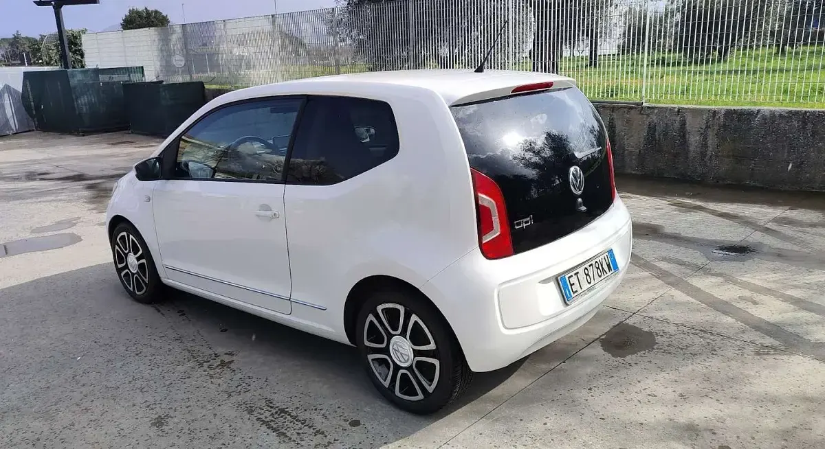 Usata VW up! Highline 75 CV (55 kW) 2013 Bianco Utilitaria