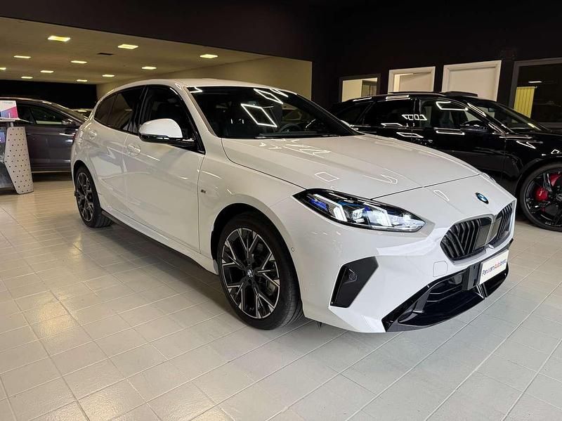 Usata BMW 118 M Sport 150 CV (110 kW) 2024 Bianco met Utilitaria