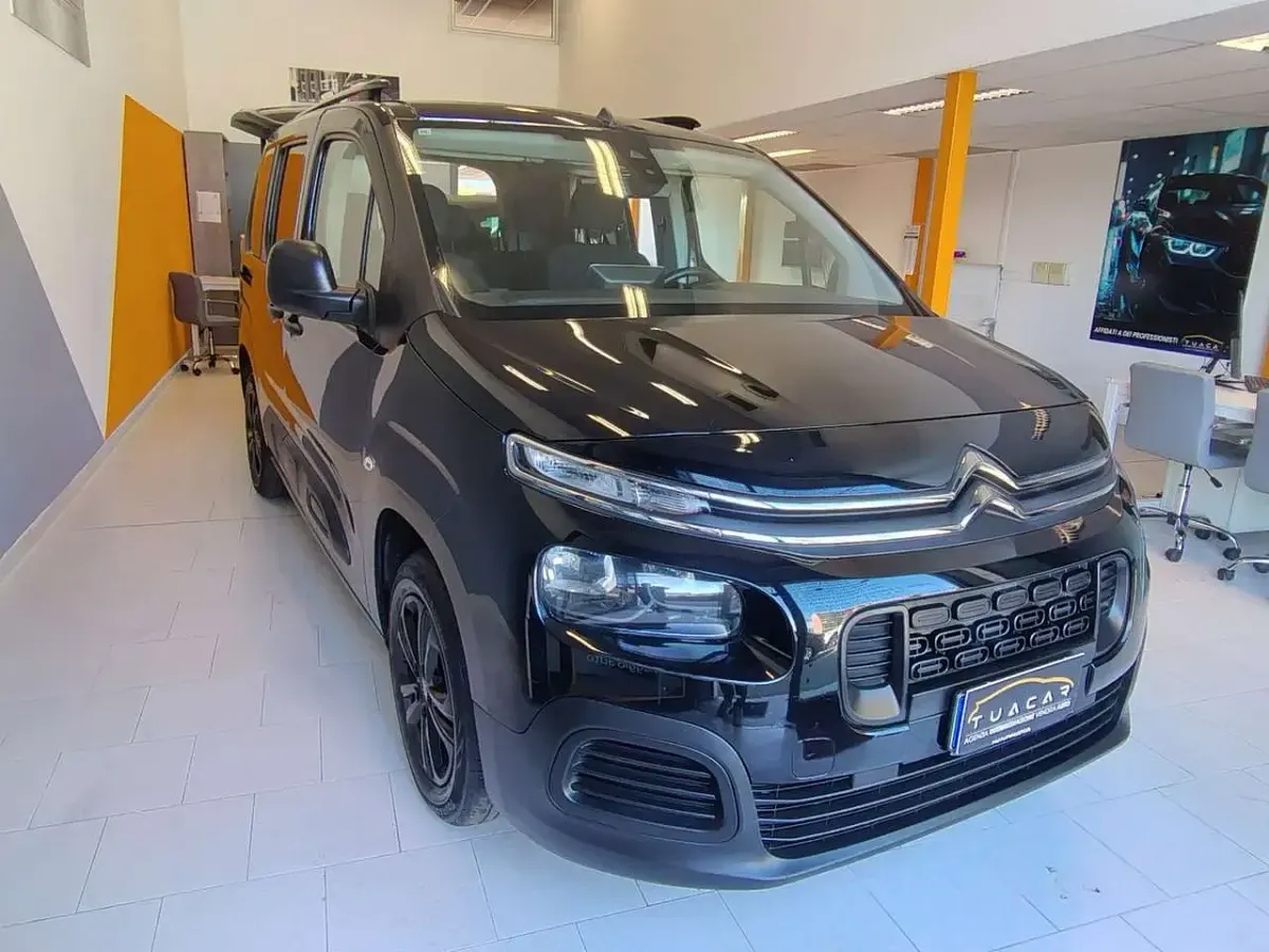 Begagnad Citroën Berlingo Live 110 HK (80 kW) 2020 Svart Minibuss
