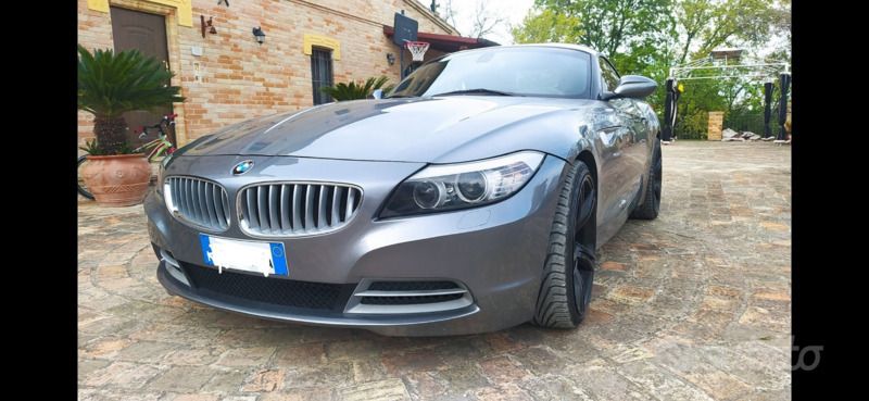 Grigio Usata 2009 BMW Z4 Cabrio | 23.000 € (Cara) - Immagine 1/4