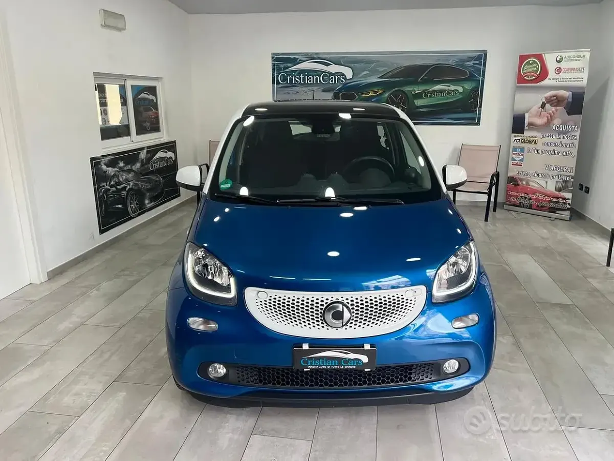 Usata Smart ForFour Passion 90 CV (66 kW) 2017 Blu Utilitaria
