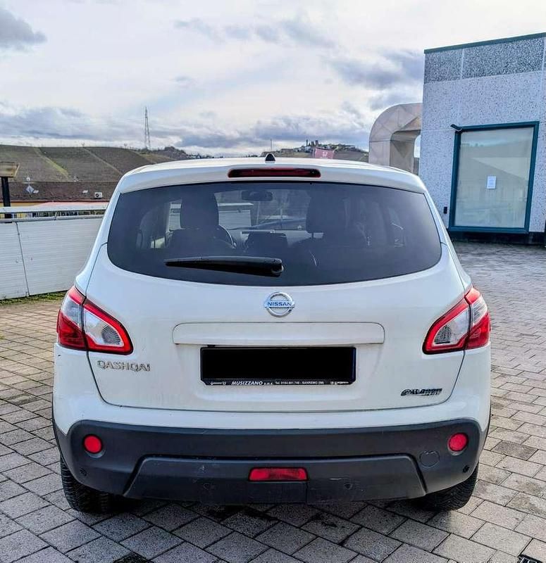Usata Nissan Qashqai Tekna 110 CV (80 kW) 2010 White sport SUV