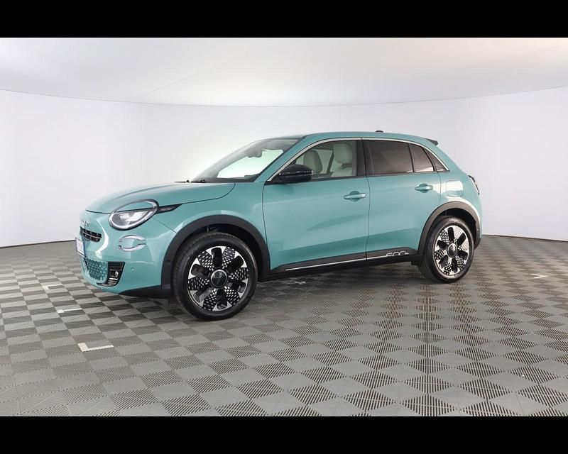 Usata Fiat 600 La Prima 100 CV (73 kW) 2025 Azzurro cielo d'italia (metallizato) SUV