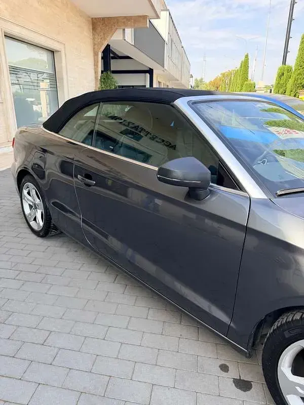 Usata Audi A3 Cabriolet Sport 150 CV (110 kW) 2018 Grigio Cabrio