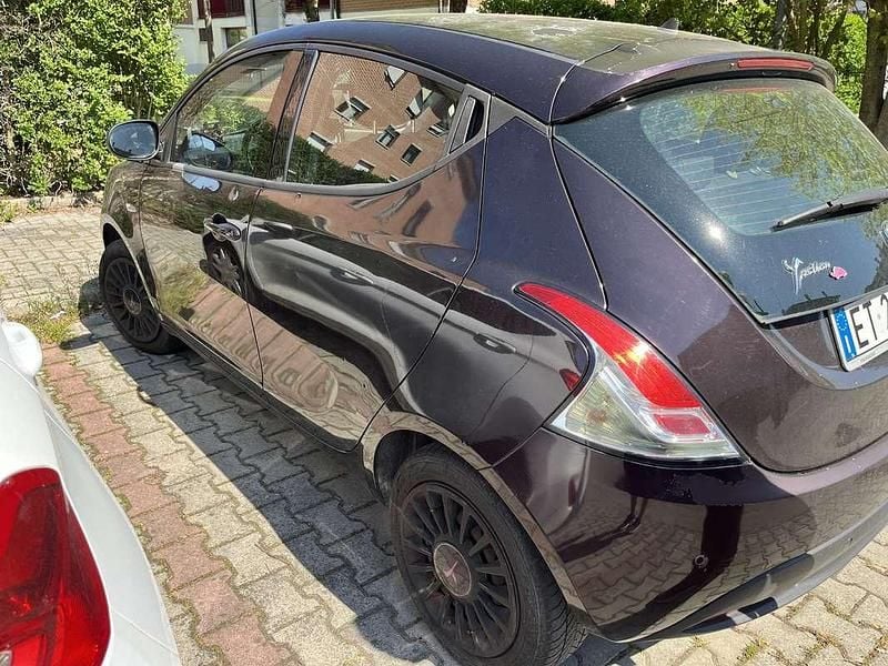 Usata Lancia Ypsilon 69 CV (50 kW) 2014 Utilitaria