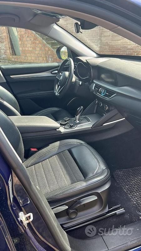 Occasion Alfa Romeo Stelvio 180 ch (132 kW) 2019 Bleue SUV