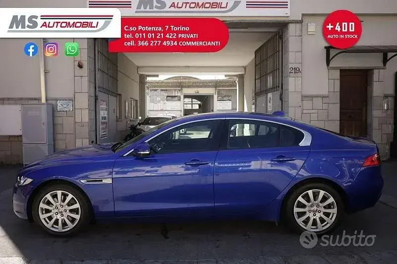 Usata Jaguar XE Portfolio 180 CV (132 kW) 2016 Blu Berlina