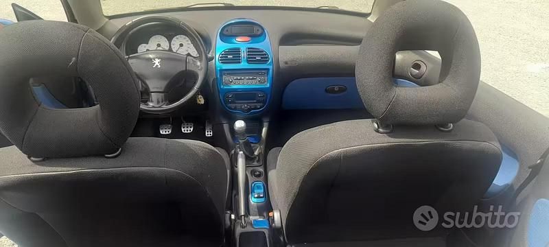 Usata Peugeot 206 CC 109 CV (80 kW) 2002 Blu Cabrio