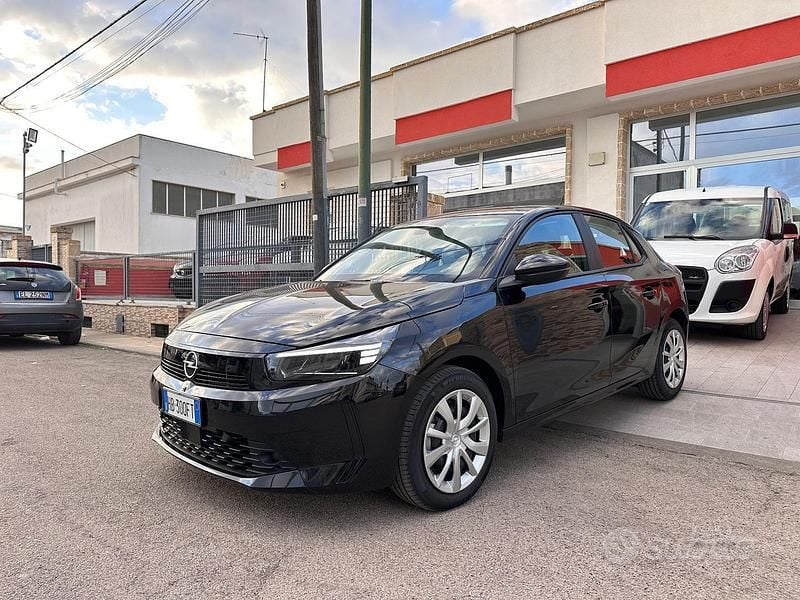 Nero Nuova 2025 Opel Corsa Edition Tre volumi | 16.900 € (Buon prezzo) - Immagine 1/4