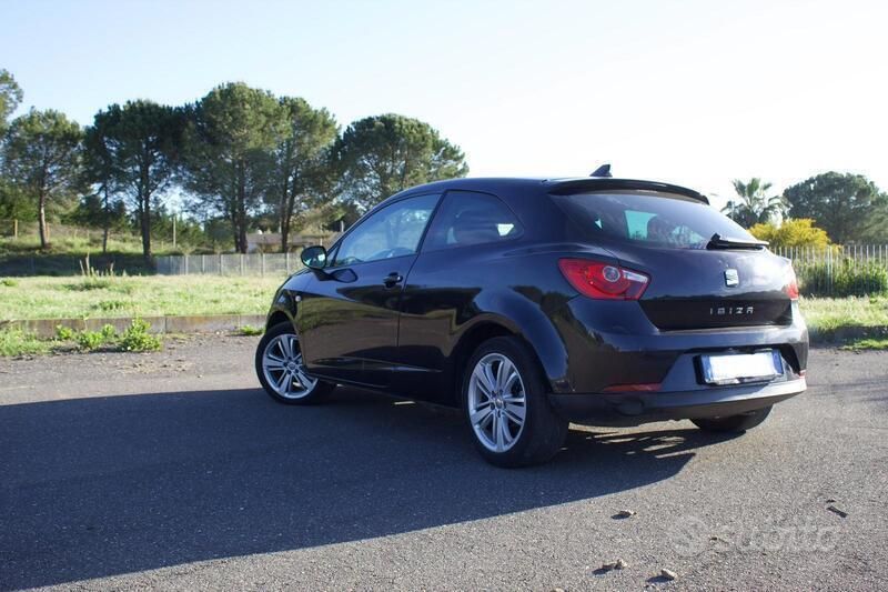 Usata Seat Ibiza 85 CV (62 kW) 2011 Coupé