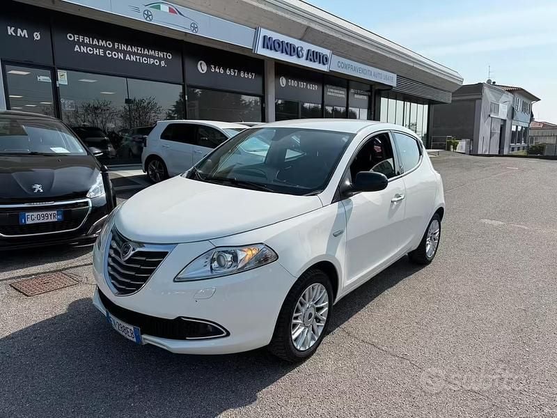 Usata Lancia Ypsilon S 86 CV (63 kW) 2014 Bianco Utilitaria