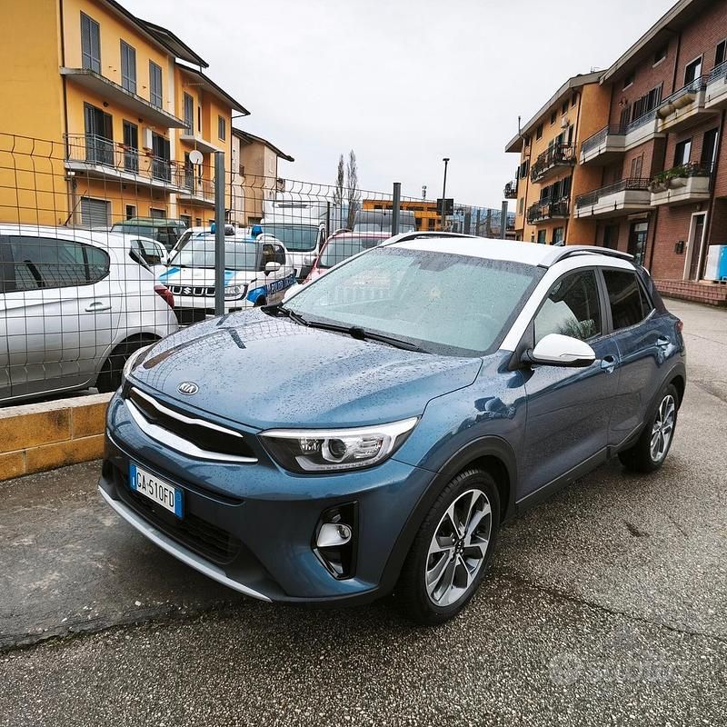 Usata Kia Stonic Style 96 CV (70 kW) 2020 Grigio SUV