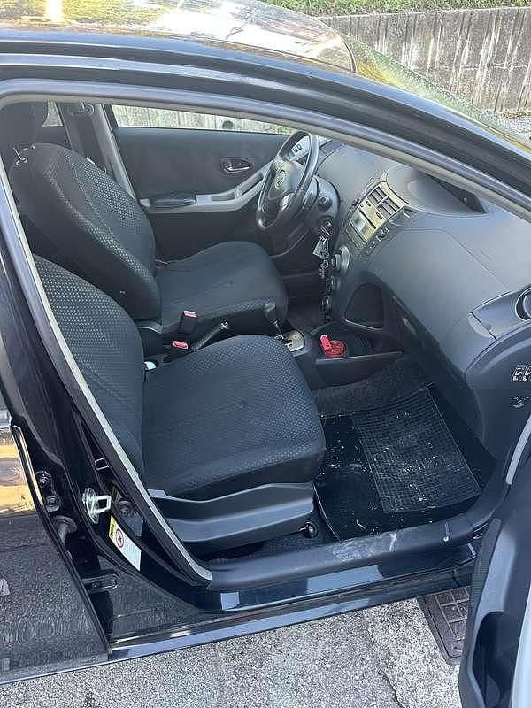 Usata Toyota Yaris Sol 101 CV (74 kW) 2009 Nero Berlina