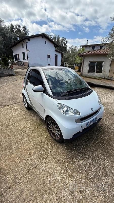 Usata Smart ForTwo Coupé 71 CV (52 kW) 2009 Utilitaria