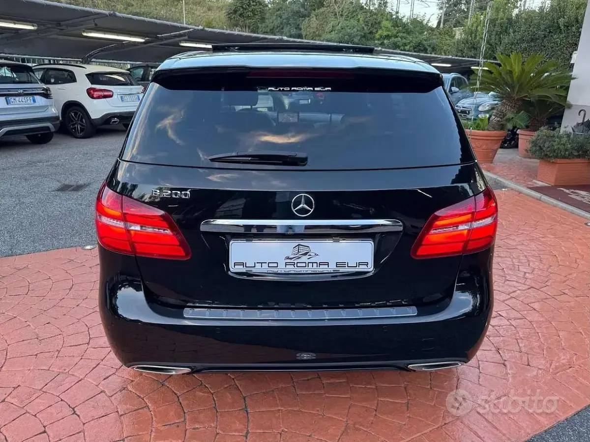 Usata Mercedes B200 Premium 136 CV (100 kW) 2018 Nero Utilitaria