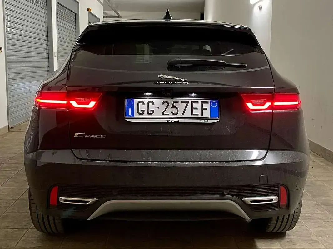 Usata Jaguar E-Pace SE 163 CV (119 kW) 2021 Nero SUV