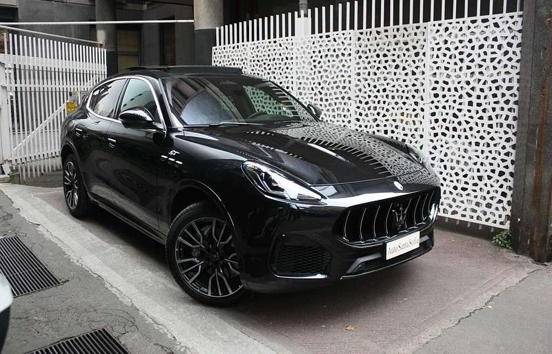 Nero tempesta met. Usata 2025 Maserati Grecale GT SUV | 66.500 € (Buon prezzo) - Immagine 1/4