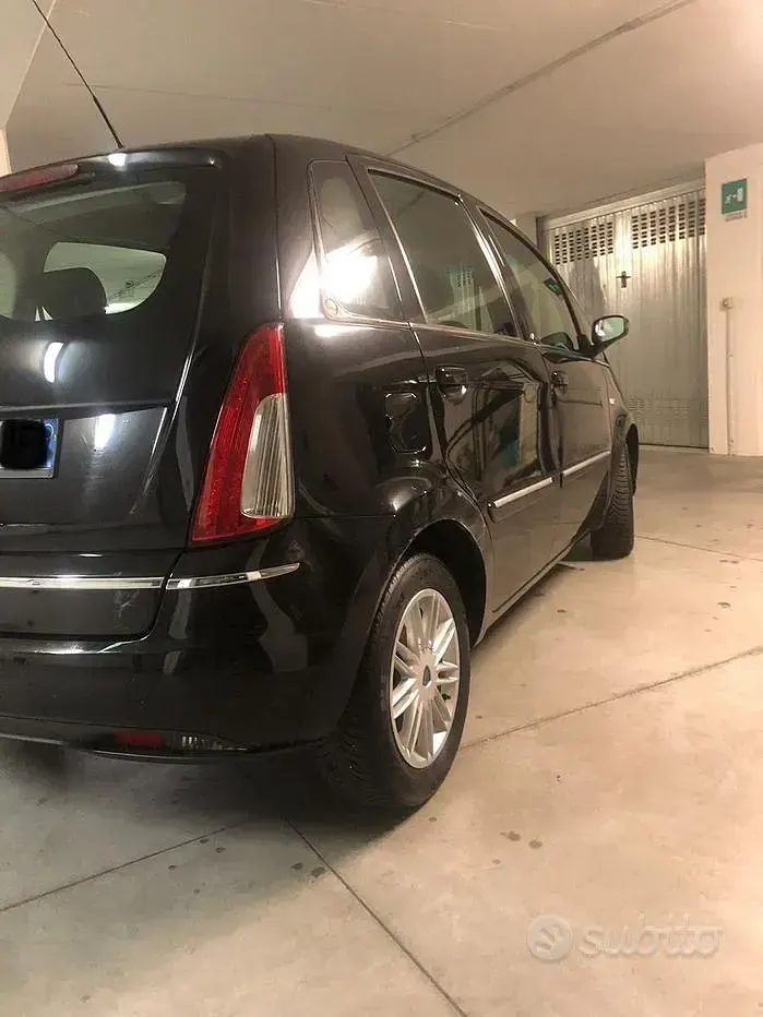 Usata Lancia Musa 90 CV (66 kW) 2009 Nero Monovolume