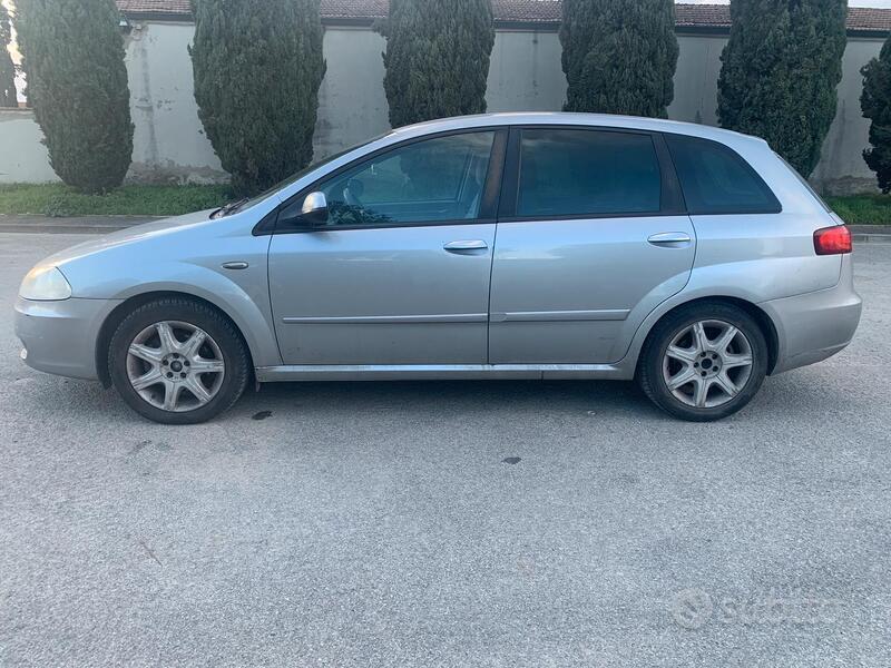 Usato 2006 Fiat Croma 1.9 Diesel 120 CV (1.200 €)