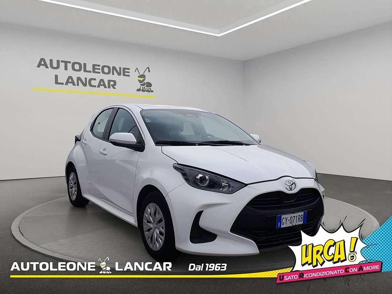 Usata Toyota Yaris Hybrid Active 92 CV (67 kW) 2025 Bianco Berlina