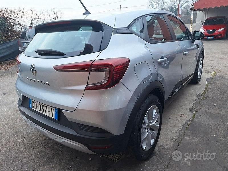 Usata Renault Captur Zen 100 CV (73 kW) 2020 Grigio SUV
