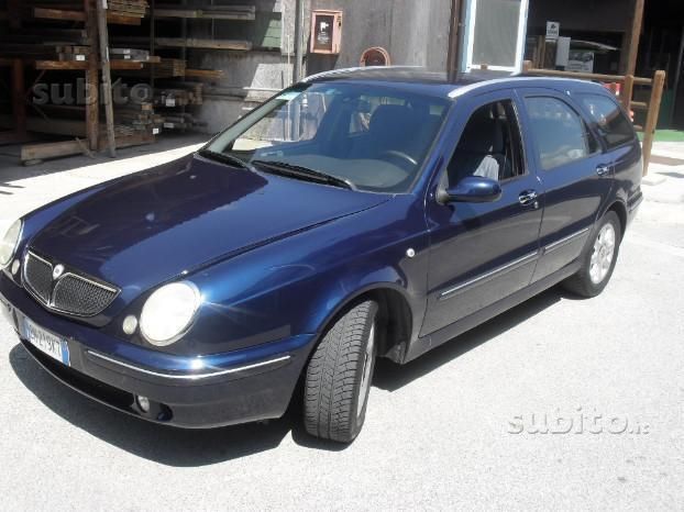 Lancia lybra 2000