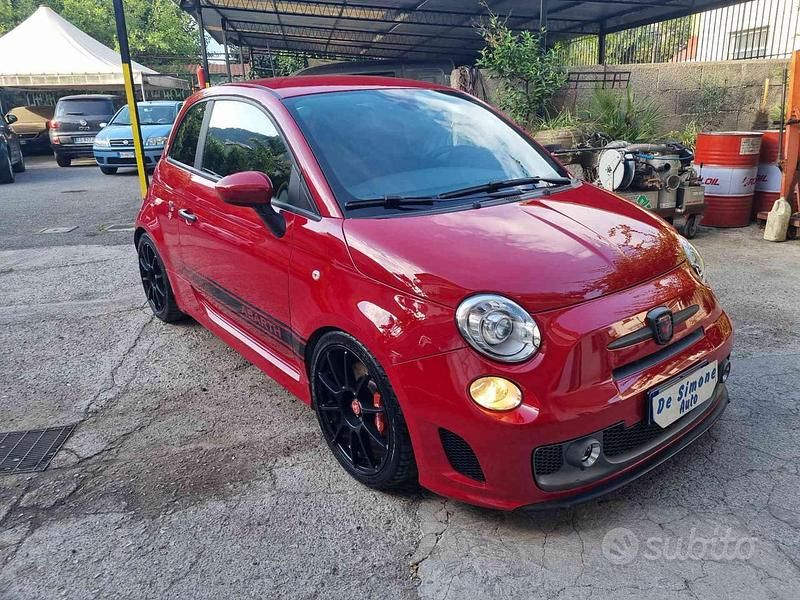 Usata Abarth 595 Turismo 165 CV (121 kW) 2016 Rosso metallizzato Utilitaria
