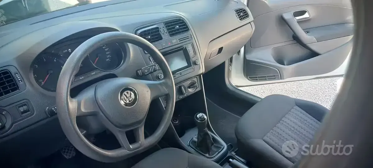 Usata VW Polo 75 CV (55 kW) 2015 Bianco Berlina