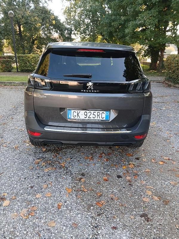 Usata Peugeot 5008 131 CV (96 kW) 2022 Grigio Monovolume