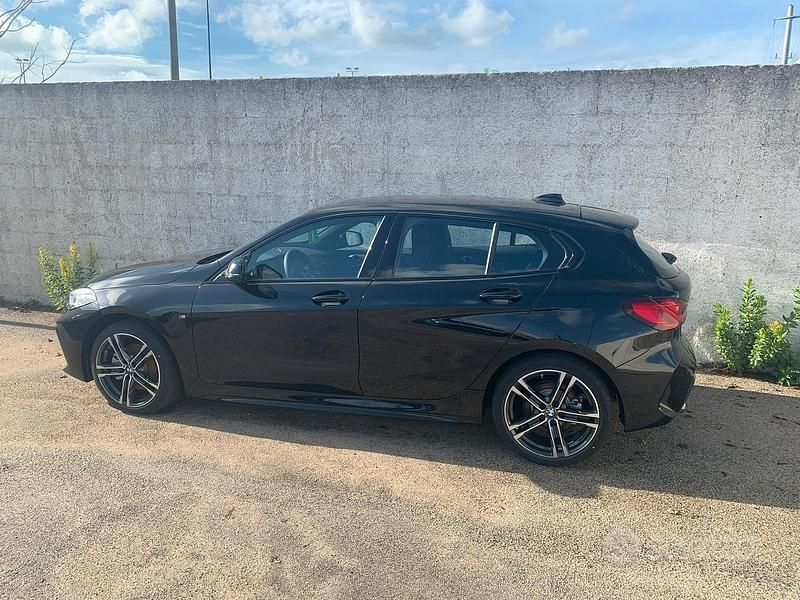 Usata BMW 116 M Sport 116 CV (85 kW) 2020 Nero Utilitaria
