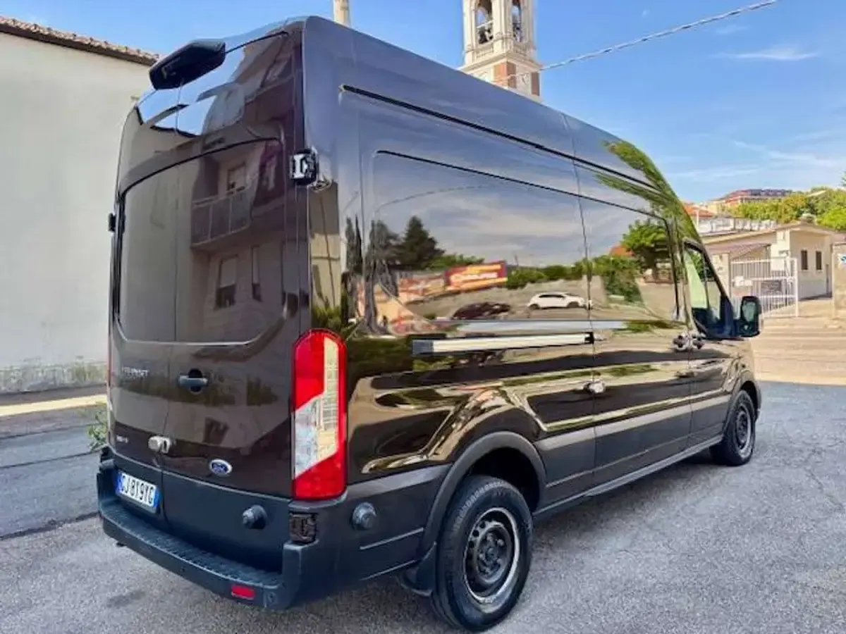 Usata Ford Transit 131 CV (96 kW) 2022 Marrone Furgone