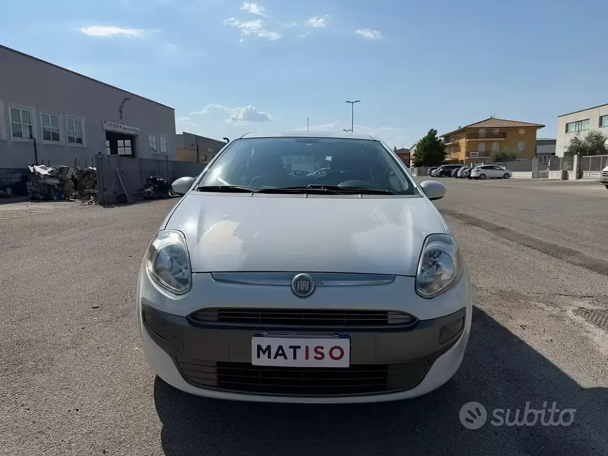 Usata Fiat Punto Evo Dynamic 65 CV (47 kW) 2009 Bianco Utilitaria