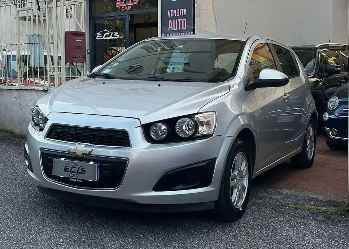 Usata Chevrolet Aveo 86 CV (63 kW) 2013 Grigio Berlina