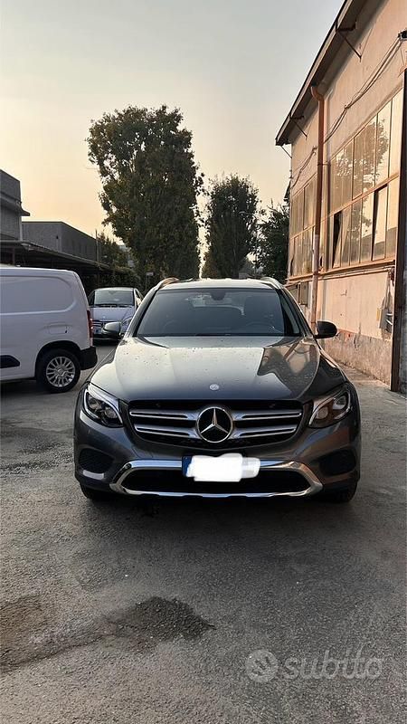 Usata Mercedes GLC250 211 CV (155 kW) 2017 Grigio Station wagon