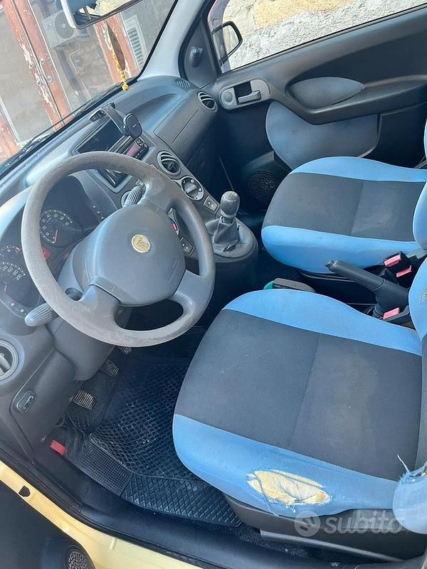 Usata Fiat Panda Climbing 60 CV (44 kW) 2009 Giallo Utilitaria