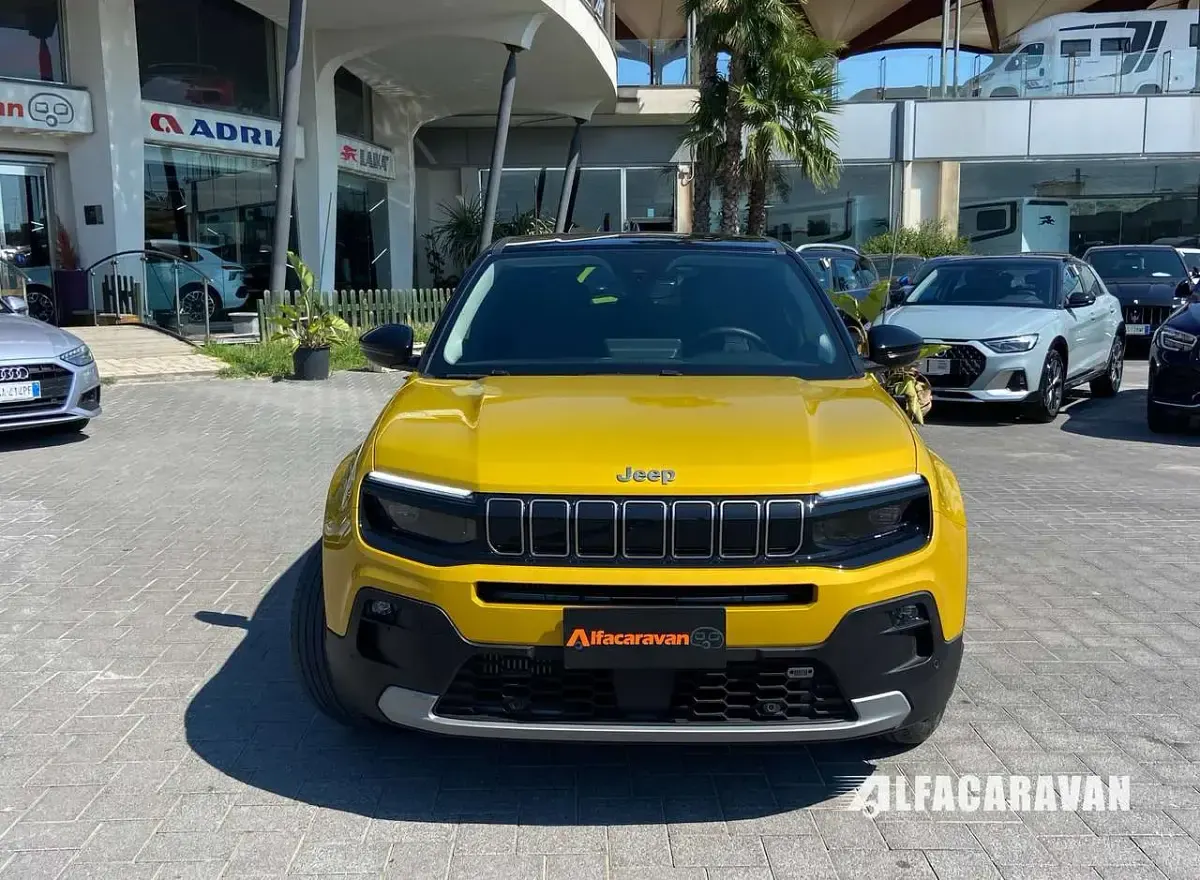 Usata Jeep Avenger Summit 101 CV (74 kW) 2024 Oro SUV