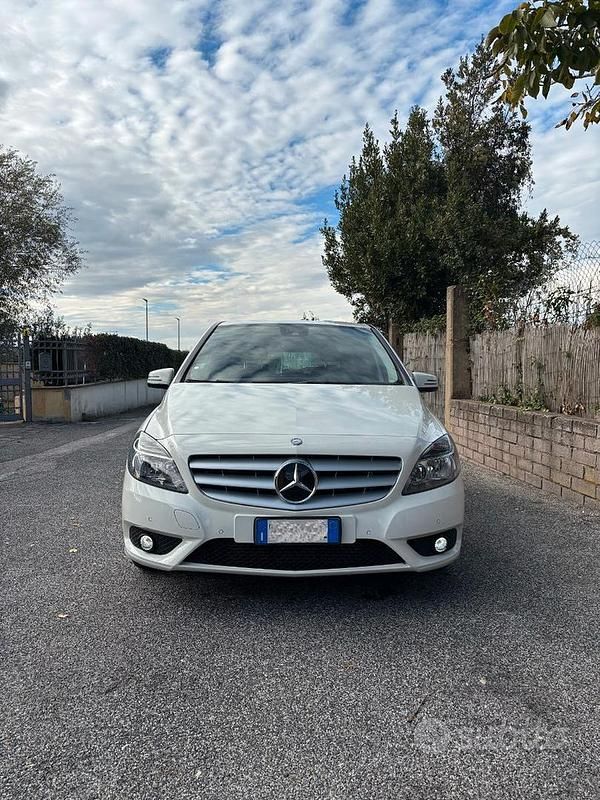 Usata Mercedes B180 Executive 122 CV (89 kW) 2012 Bianco Monovolume