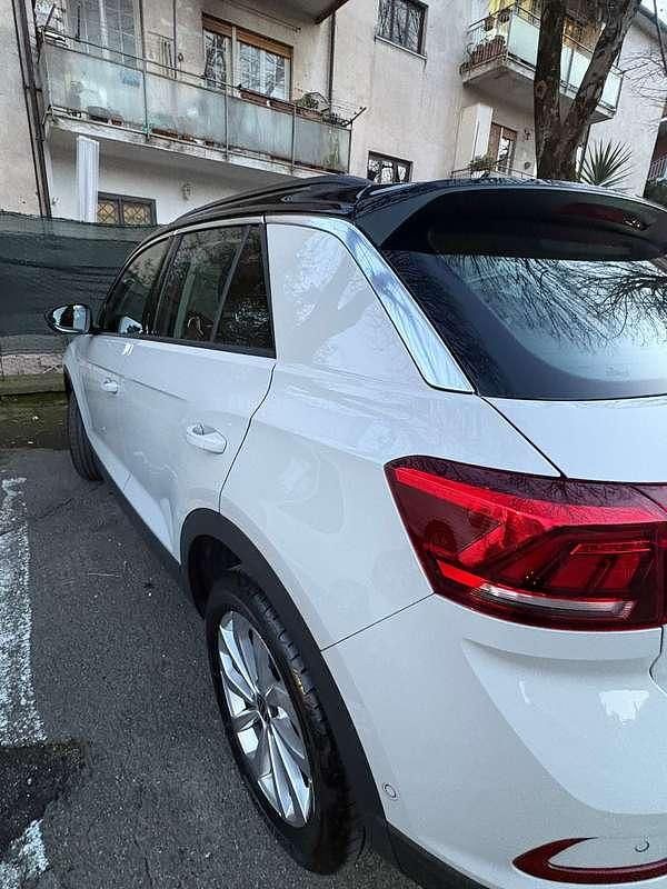 Usata VW T-Roc Life 150 CV (110 kW) 2023 Beige SUV