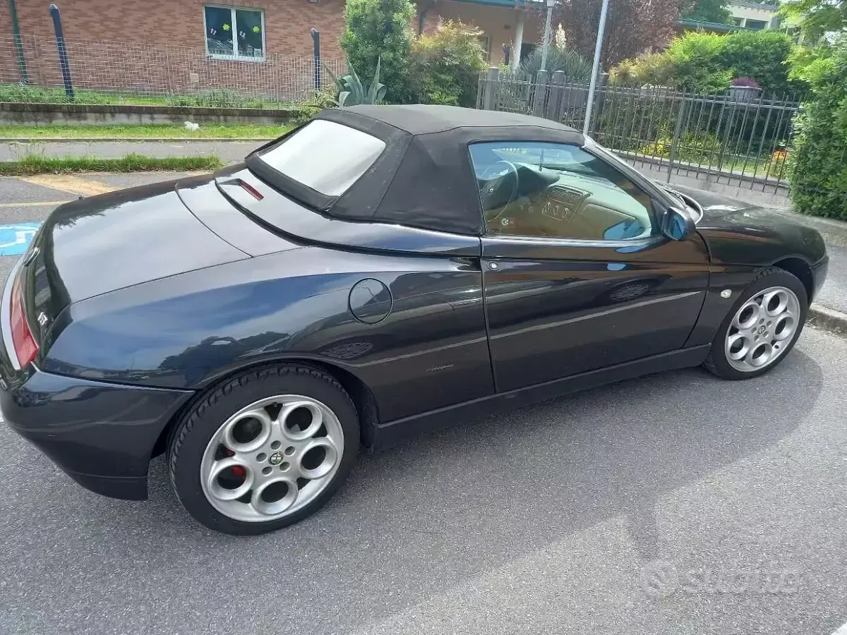 Usata Alfa Romeo Spider 1996 Nero Cabrio