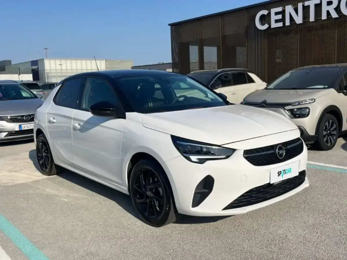 Usata Opel Corsa Design & Tech 75 CV (55 kW) 2023 Bianco Utilitaria