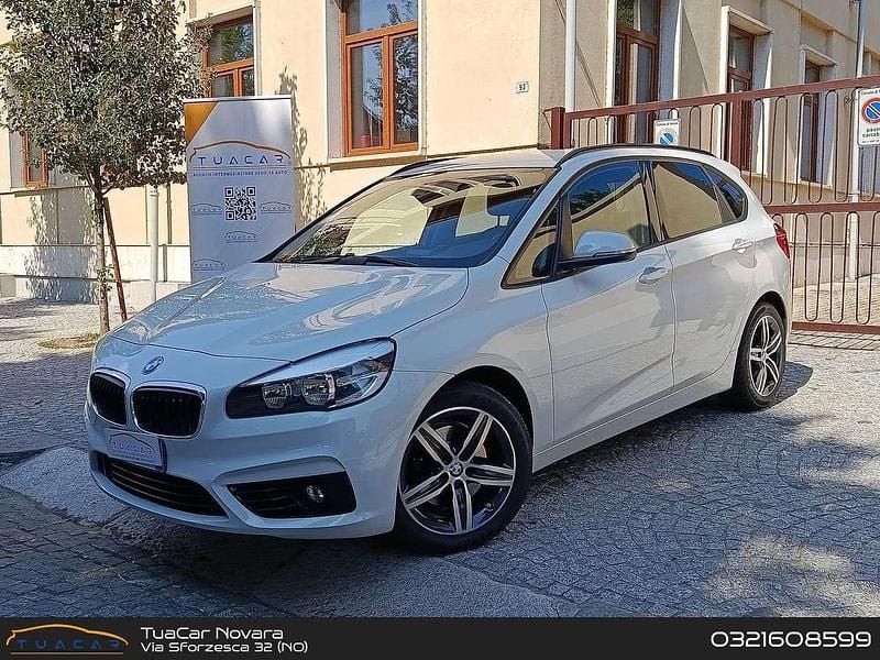 Bianco Usata 2015 BMW 218 Tre volumi | 12.900 € (Buon prezzo) - Immagine 1/4