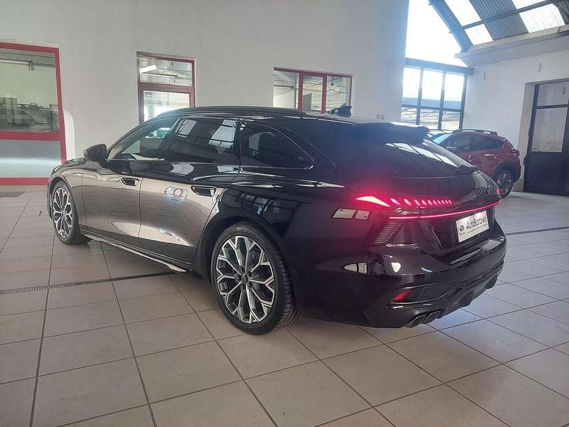 Nuova Audi A6 S-Line 204 CV (150 kW) 2025 Mythos black Station wagon