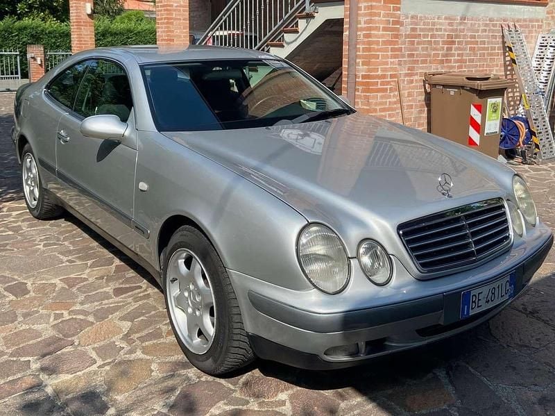 Usata Mercedes CLK320 Elegance 224 CV (164 kW) 1999 Argento Coupé