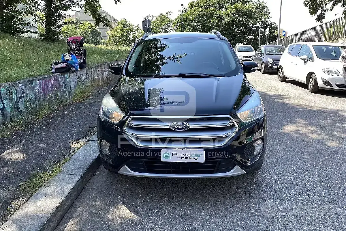 Usata Ford Kuga Titanium 120 CV (88 kW) 2017 Nero SUV